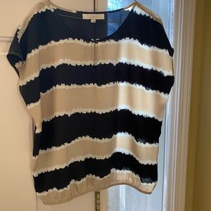 Cute blouse for year round wear
